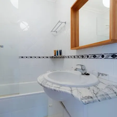 Roja Pe - Elegante T2 Com Ac Perto Do Pine Cliffs Appartement *