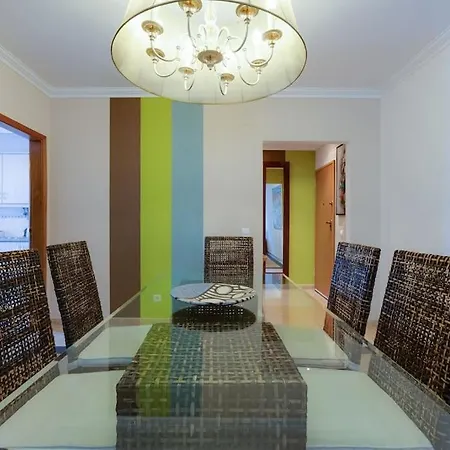 Roja Pe - Elegante T2 Com Ac Perto Do Pine Cliffs
