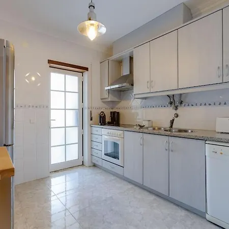 Roja Pe - Elegante T2 Com Ac Perto Do Pine Cliffs *